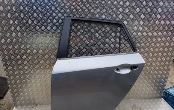 Mazda 3 II Rear door