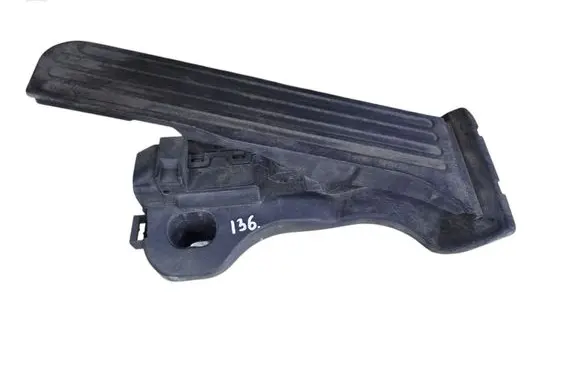 Volkswagen Golf V Accelerator throttle pedal 1K1721503P