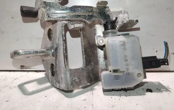 Skoda Octavia Mk2 (1Z) Trunk lock loop 1Z9827511C