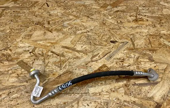 Volvo XC40 Air conditioning (A/C) pipe/hose 32226205