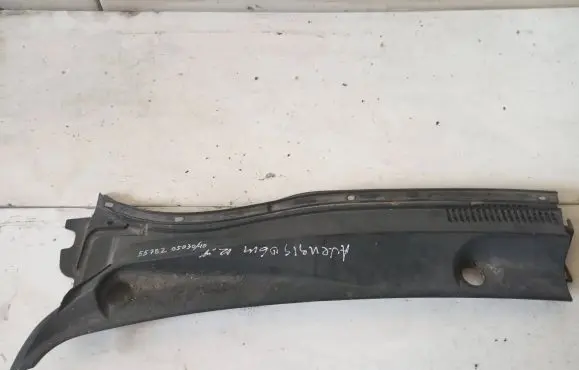 Toyota Avensis T250 Wiper trim 5578205030