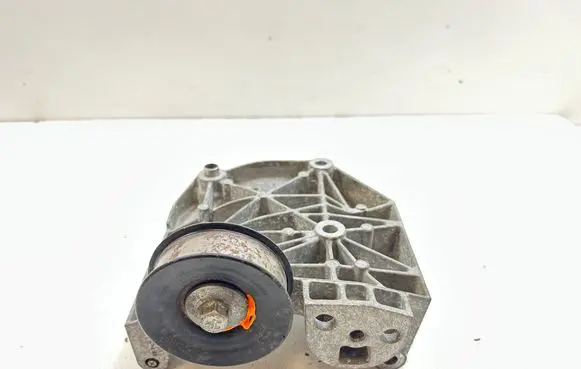 Jaguar XK - XKR Generator/alternator bracket 2W9310039AA