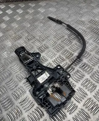Audi Q7 4L Rear door exterior handle/bracket 4L089886