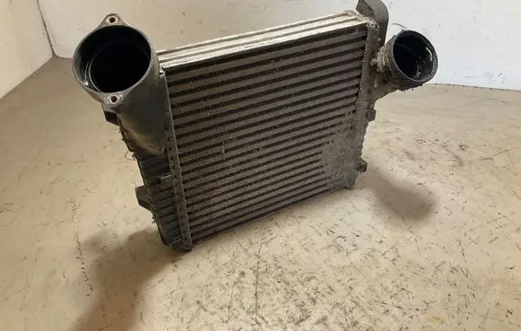 Audi Q7 4L Intercooler radiator S5027002 7L6145803D