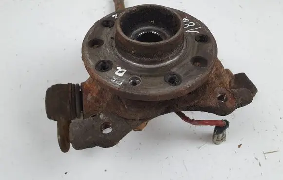 Opel Zafira A Front wheel hub spindle knuckle