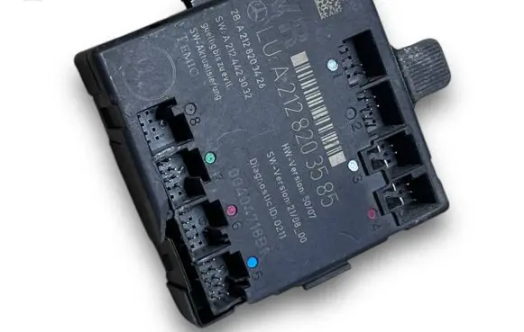 Mercedes-Benz C W204 Central body control module A2128203585
