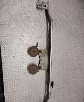 Top upper radiator support slam panel