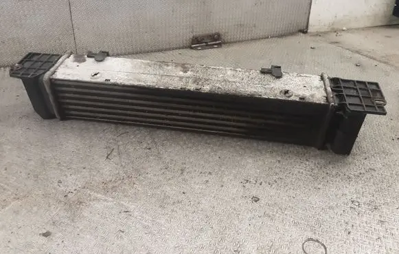 BMW 3 E90 E91 Intercooler radiator 7524916