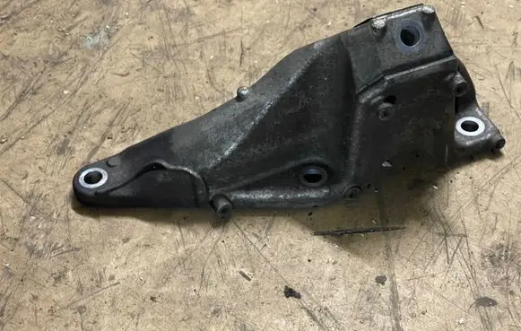 BMW 5 F10 F11 Engine mounting bracket 6781258 13807410 A6000