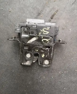 Nissan Qashqai Tailgate/trunk/boot lock/catch/latch 90502EY10A
