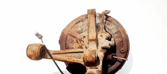 Rear wheel hub