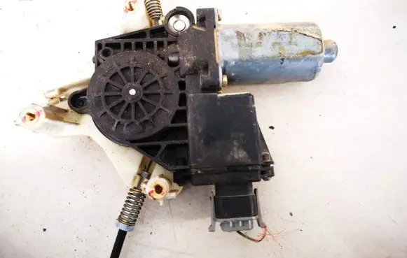 Mitsubishi Space Star Front door window regulator motor 0130821788