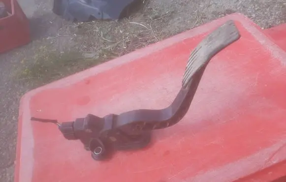 Citroen C-Crosser Accelerator throttle pedal MN101543
