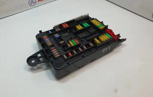 BMW 4 F32 F33 Fuse module 9259466 61149259466 9337880