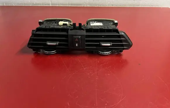 BMW X3 G01 Dash center air vent grill 9363444 64229363444