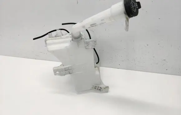 Buick Encore I Windshield washer fluid reservoir/tank 95292454