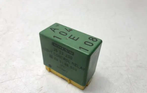 Volvo S70 V70 V70 XC Light relay 3523200 895166000