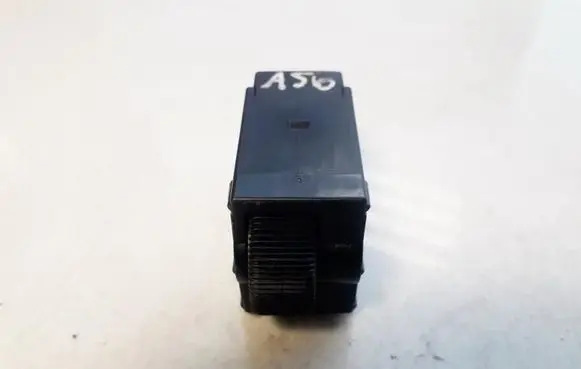 Mitsubishi Carisma Headlight level height control switch 04000900