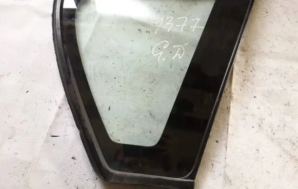 Toyota Corolla Verso E121 Rear side window as2