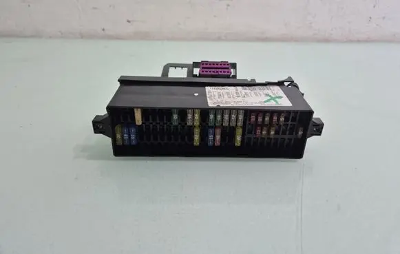 Volkswagen Tiguan Fuse module 1143202805