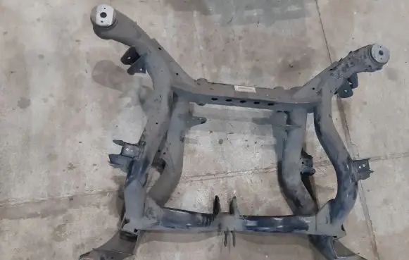 Volkswagen Touareg II Rear subframe 7P0500041
