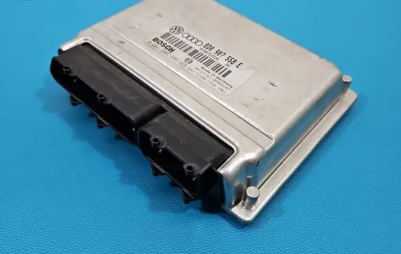 Volkswagen PASSAT B5.5 Engine control unit/module ECU 8D0907558E IMPRK1534905