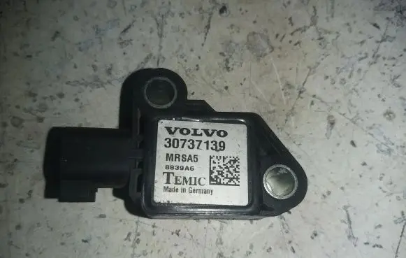 Volvo V50 Airbag deployment crash/impact sensor 30737139