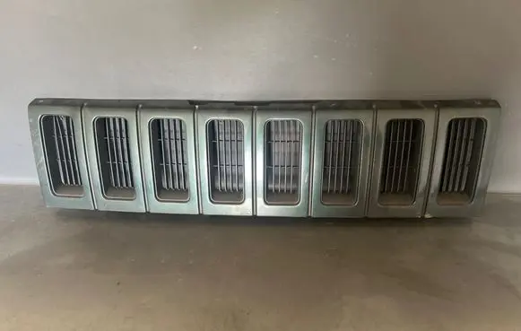 Jeep Grand Cherokee Front grill 55054889