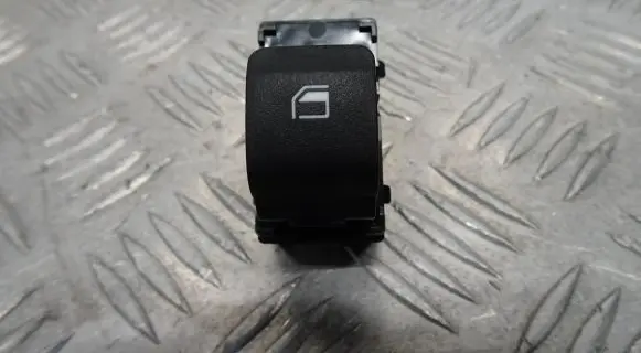 Hyundai i20 Active Quarter vent window switch 93581-Q0000