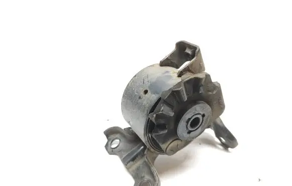 Citroen C4 Aircross Engine mount bracket