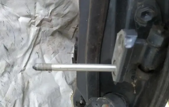 Rear door lower hinge