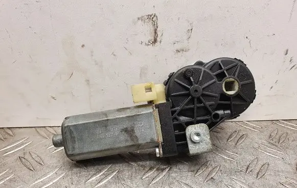 BMW 7 E65 E66 Seat adjustment motor 8316670 0390201999