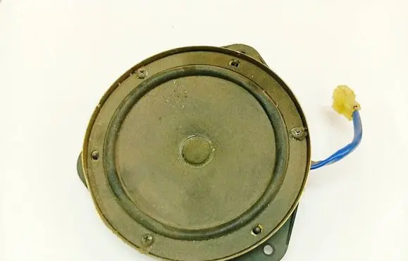 Subaru Forester SF Front door speaker EAS16P475CL