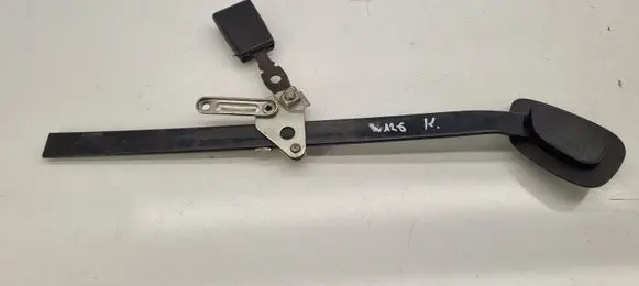 Mercedes-Benz S W126 Front seatbelt buckle 1268605469