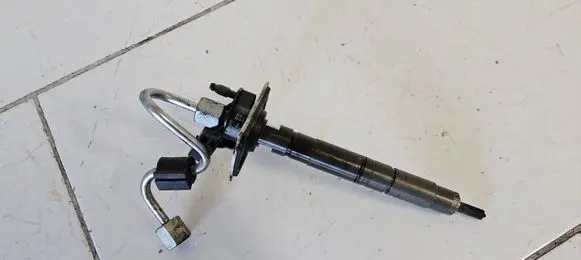 Volkswagen Golf Plus Fuel injector 03L130277