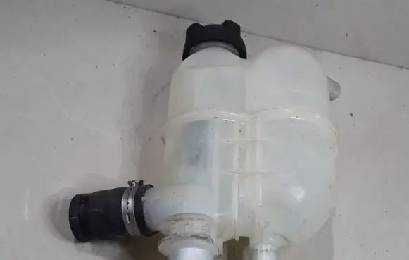 Smart ForTwo I Coolant expansion tank/reservoir 0005768V007 0003432V004