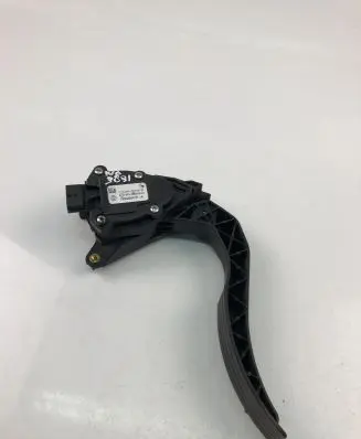 Renault Captur Accelerator throttle pedal 180029347R