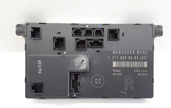 Mercedes-Benz E W211 Door control unit/module 2118208285