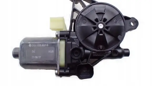 Audi TT TTS RS Mk3 8S Front door window regulator motor 5905232086660