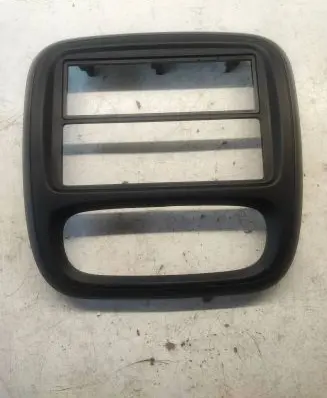 Opel Vivaro Radio/GPS head unit trim 682603912R 93452449
