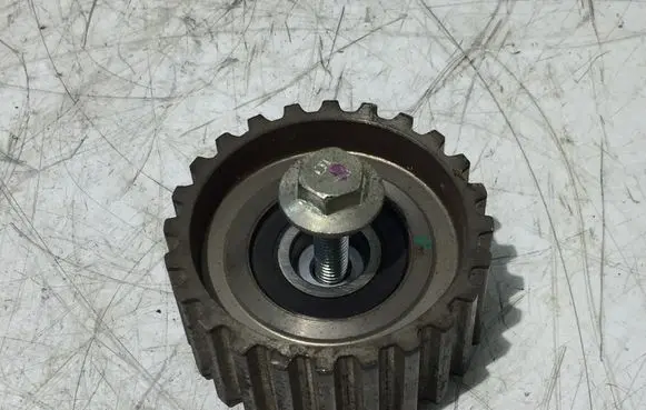 Opel Astra H Alternator belt tensioner 6203RR9D