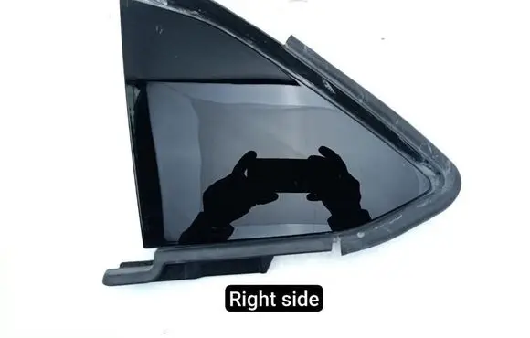 Chevrolet Corvette C8 Rear side window 84755879