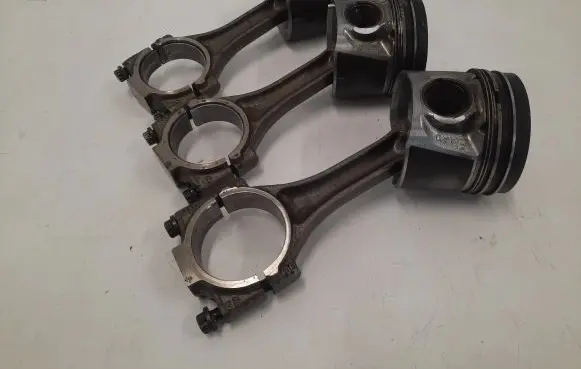 Volkswagen Golf IV Piston 
