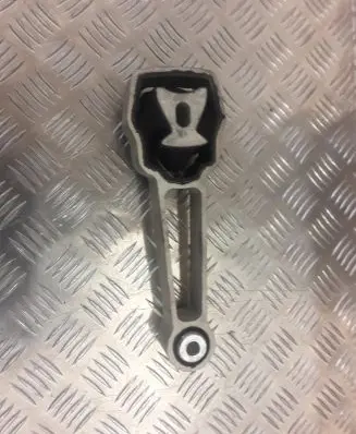 Volvo XC70 Engine mount bracket