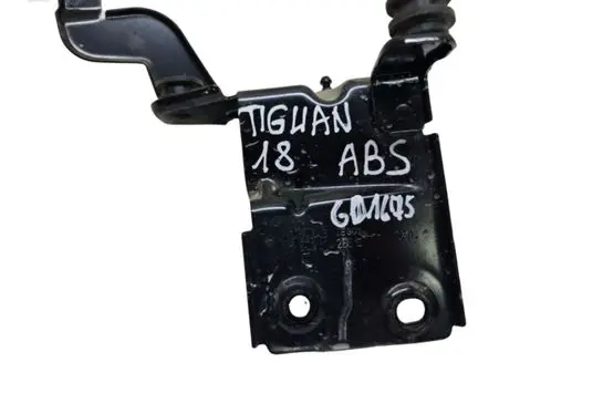 Volkswagen Tiguan ABS pump bracket 5Q1614235E