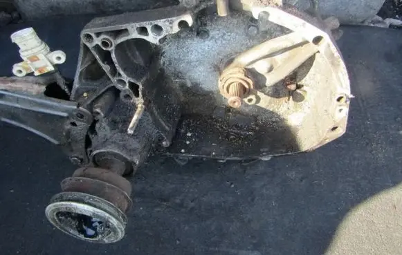 Manual 5 speed gearbox