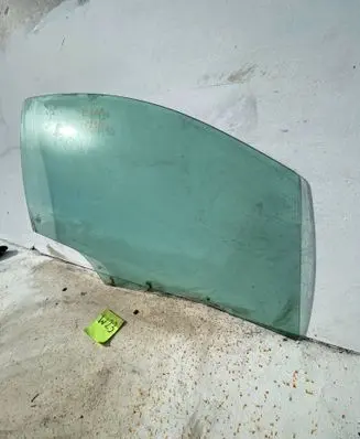 Peugeot 207 Front door window glass four-door E000199