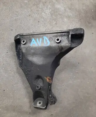 Volkswagen PASSAT B5.5 Engine mounting bracket 8D0199308AB