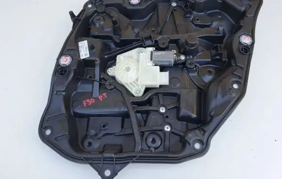 Rear door window regulator with motor