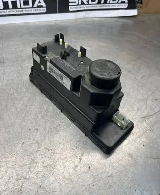 Mercedes-Benz E W210 Central locking vacuum pump 2108001548 00782827